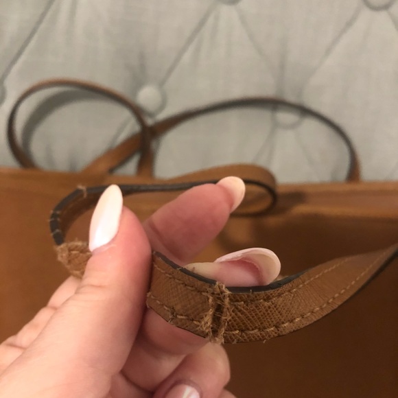 Large Micheal Kors tan coloured tote - Picture 5 of 7